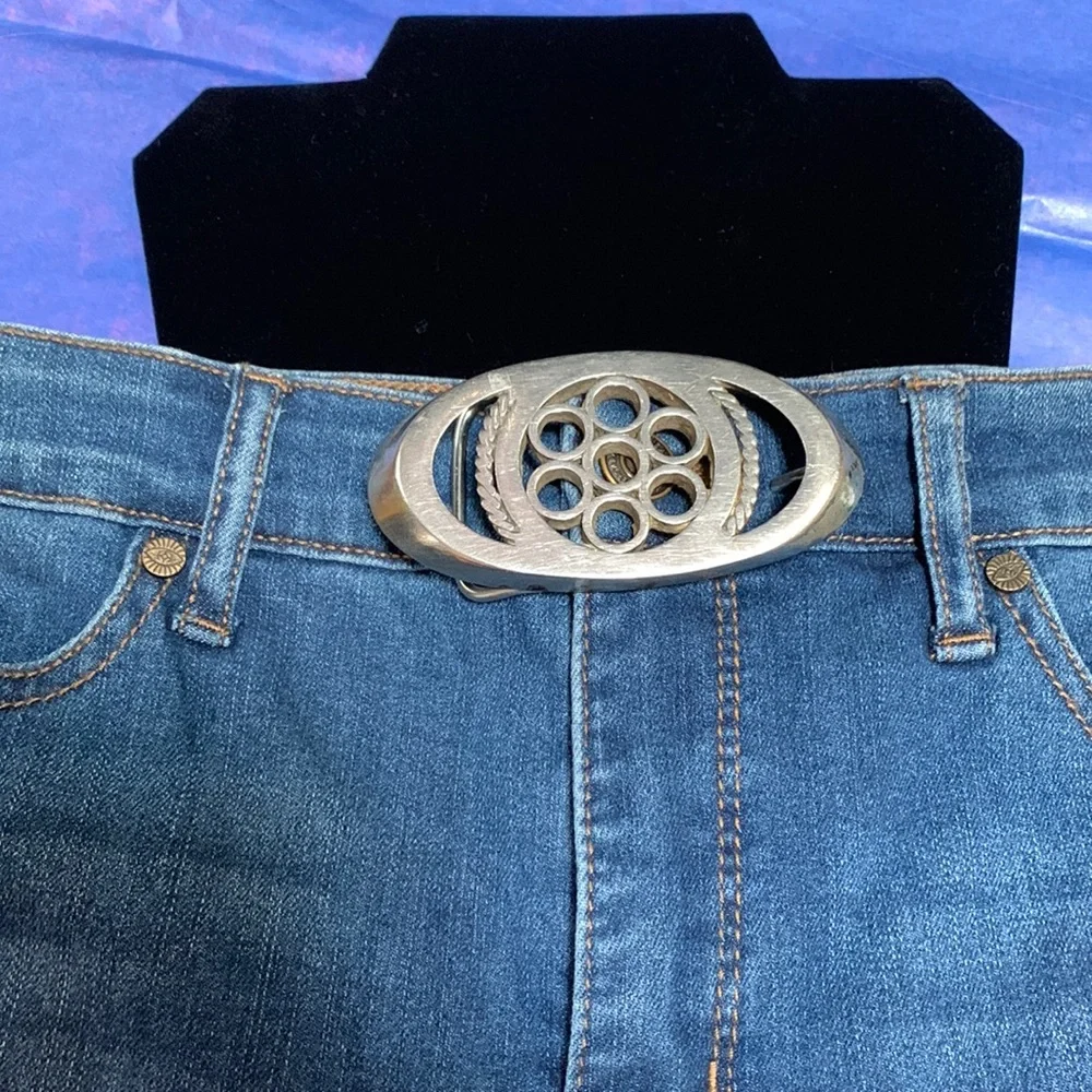 Vintage brushed nickel handcrafted 6 shooter belt buckle 4x2”, smooth edges - Picture 1 of 6